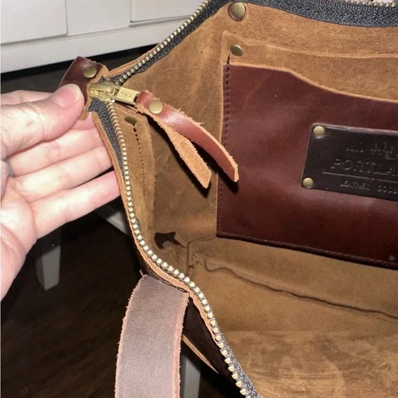 Portland Leather Dark Brown Tote Bag - Picture 4 of 5